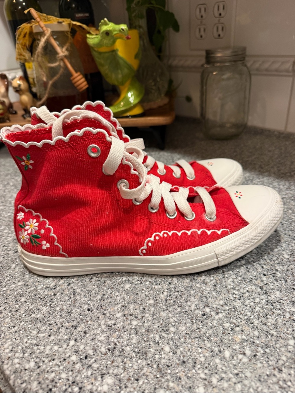 Converse Red Chuck Taylor All Star Embroidered Flowers M8.5/W10.5 High Tops